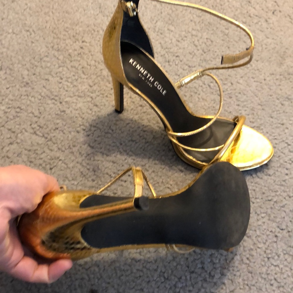 Kenneth Cole gold sandals brand new - Picture 2 of 2
